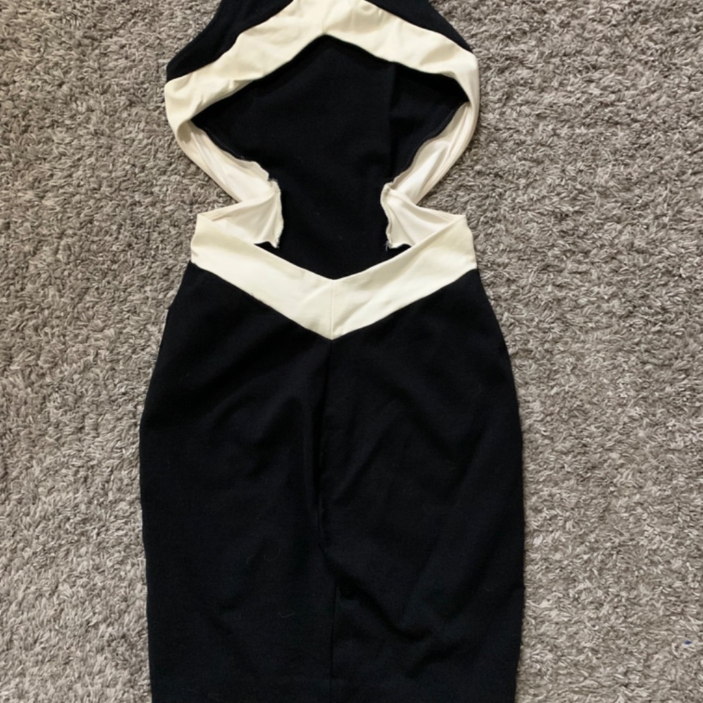 Black and White Dress with Open Back - Picture 2 of 3